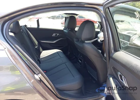 2021 BMW 330I z USA, uszkodzony, nr VIN 3MW5R1J03M8B92412